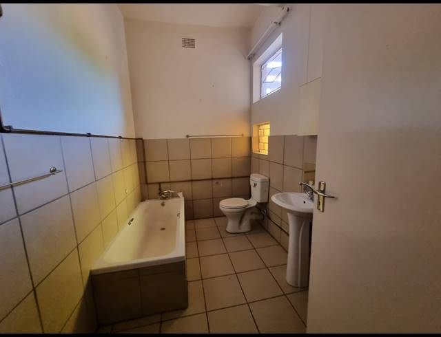 2 BEDROOM FLAT FOR SALE IN THREE RIVERS